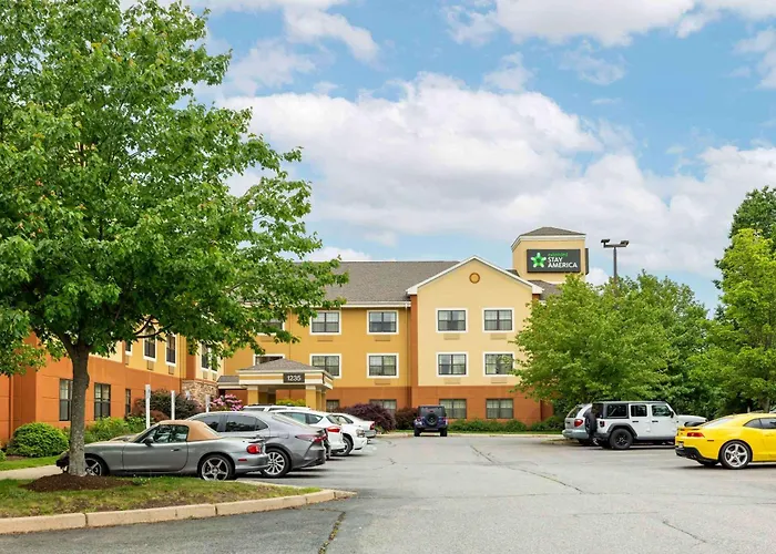 West Warwick Hotels