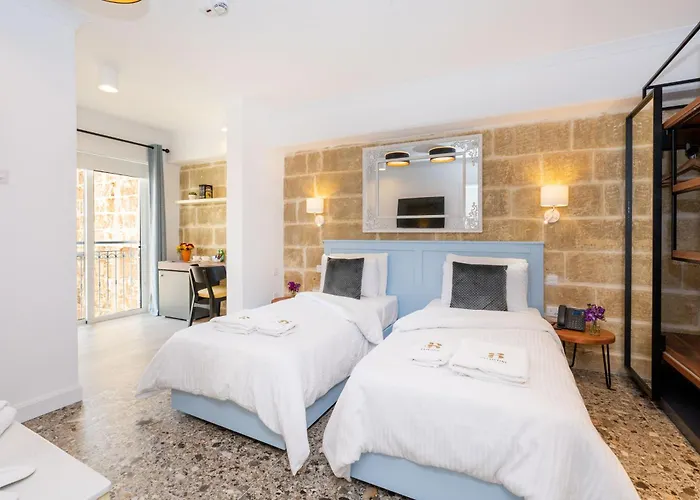 Hotels in Victoria