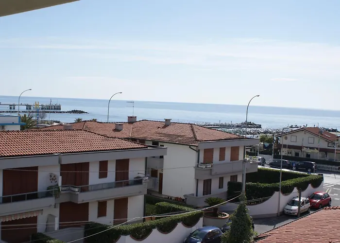 Hotel sulla spiaggia a Marina di Massa