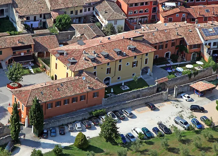 Familienvillen in Manerba del Garda