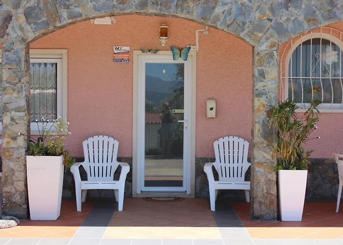 Vilas com Piscina Privada em Fundão