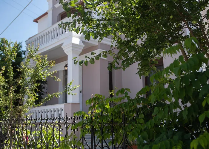Acropolis Hotel