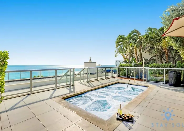 Hollywood Bliss Studio Rooftop Pool
