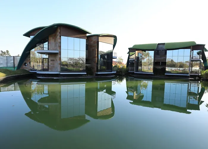 Neonz Resort & Club