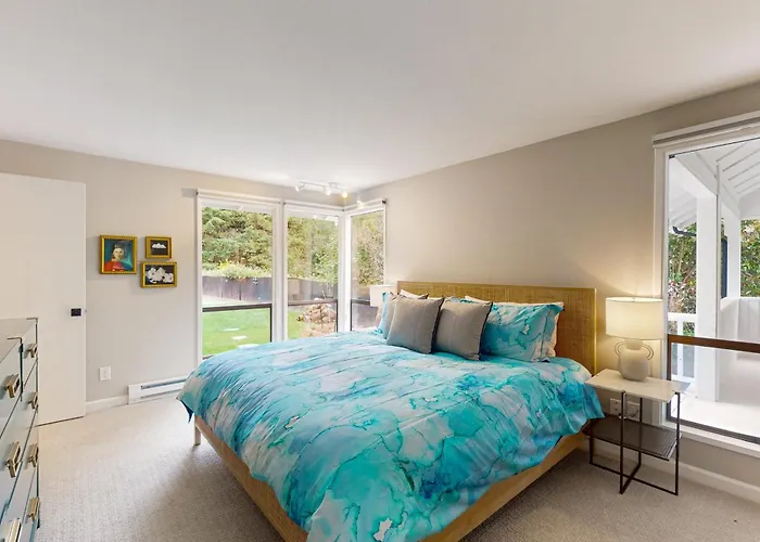 Vashon Beach hotels