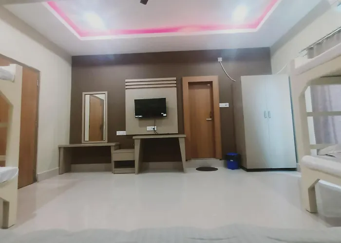 Grace Inn A Premium Guest House, Near Airport & Ion Digital