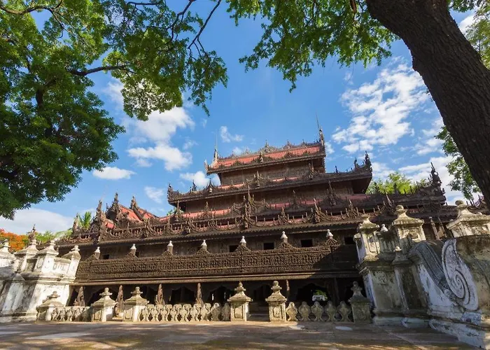 Yadanarpon Dynasty Hotel