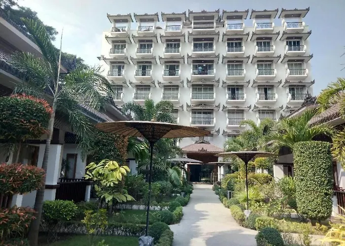 Yadanarpon Dynasty Hotel