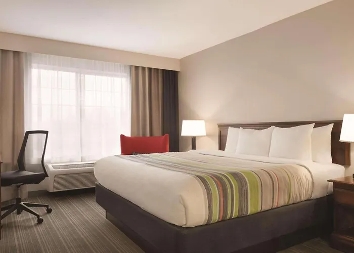 Michigan City Hotels With Jacuzzi in Room