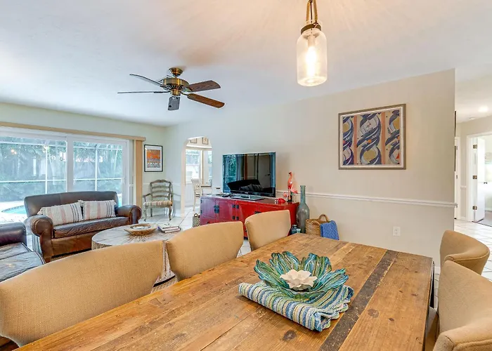 Pet-Friendly Home W/ Pool, Close To Venice Beaches