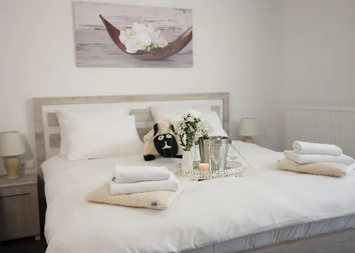 Aparthotel "Queen Zina"