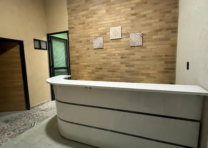 Hotel La Fabrica Cerca Al Aeropuerto
