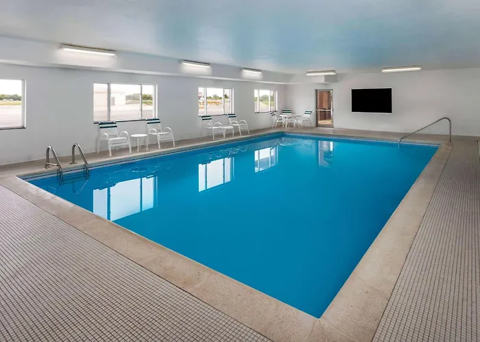 Morris Hotels