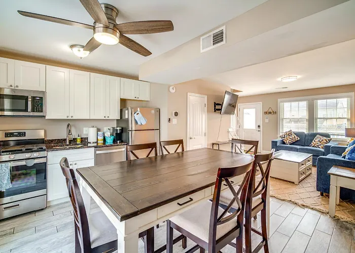 Bright Brigantine Townhome: Steps To Beach Access!