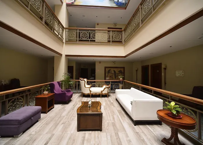 Paragon Hotel And Suites