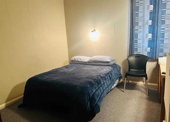 Merrylees Budget Hotel