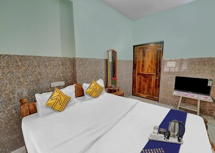 Goroomgo Gate Way Bhadrak Near Bhadrak Bus Stand - Wifi-Family Stay - Best Seller