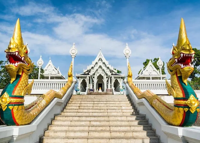Hôtels à côté de Temple Wat Kaew Kohrawaram