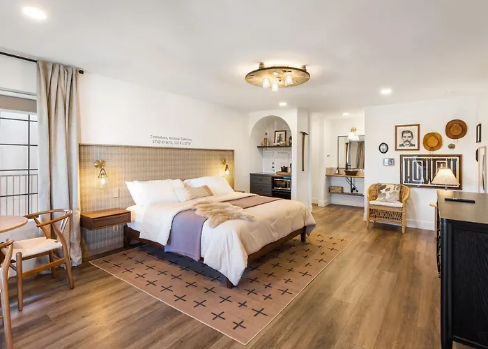 Tombstone Hotels
