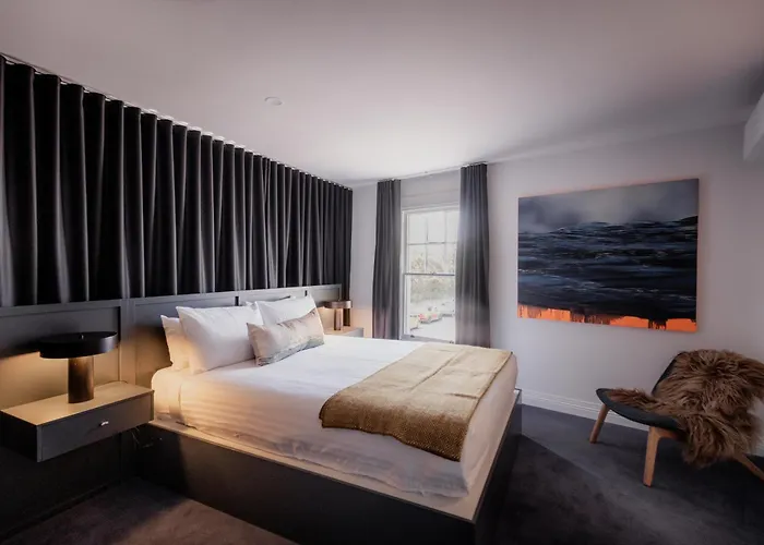 Kingston Beach Hotels