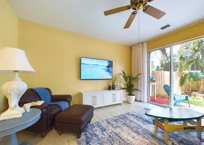 Coastal Bliss Retreat - Beach Vibes & Rockets