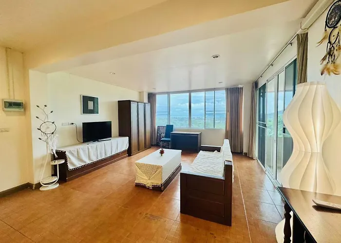 Mid-Levels Holiday Villa