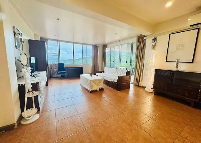Mid-Levels Holiday Villa