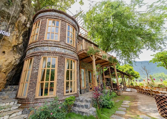 Mai Chau 4 Seasons Hotel & Resort