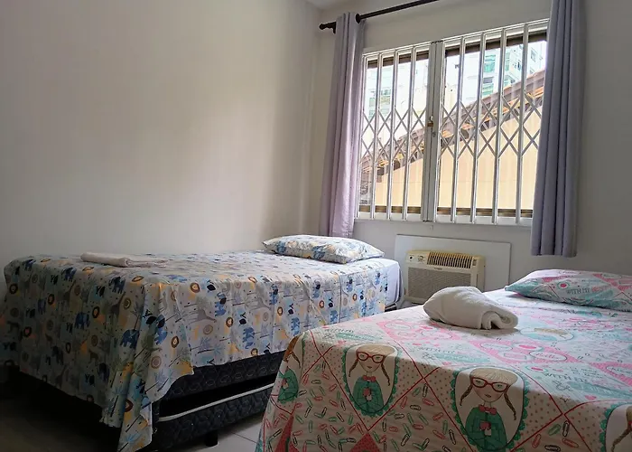 Amplo apartamento para aluguel diário numa das melhores praias de SC.