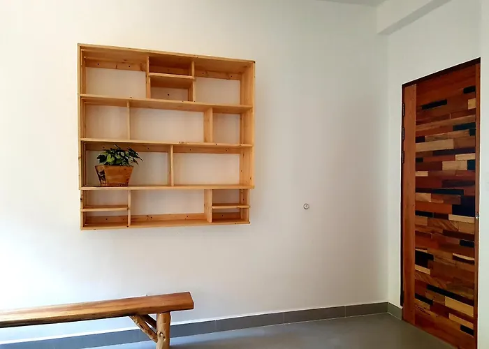 Lokal Home Hostel