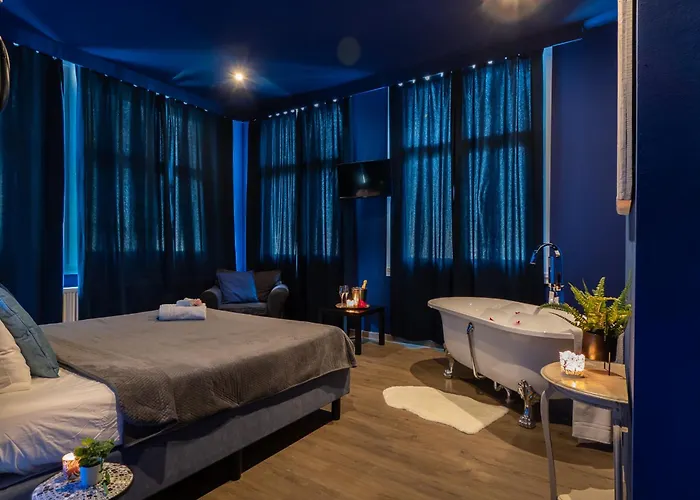 Hotels in Boom