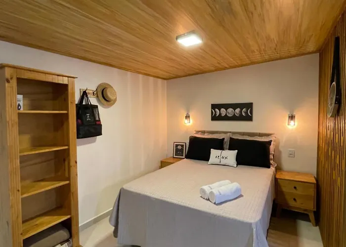 Shangri La Casas e Studios