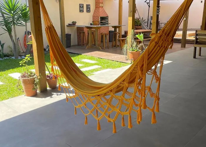 Shangri La Casas e Studios