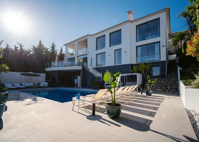 Vilas com Piscina Privada em Benalmádena