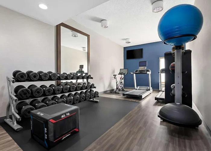 DeBary Hotels
