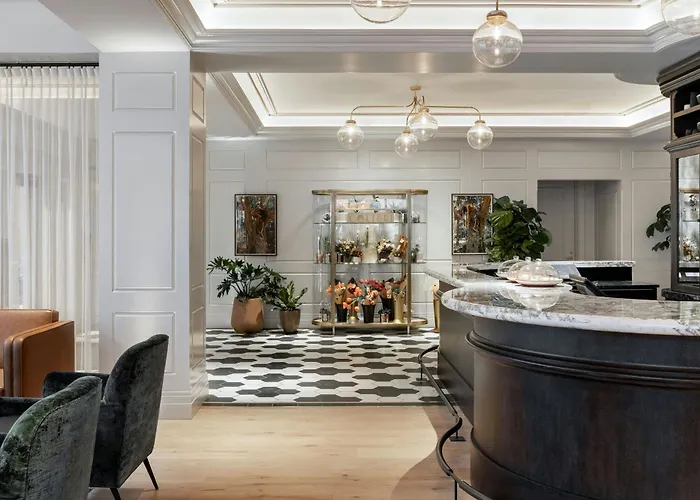 Portland hotels near Portland Japanese Garden