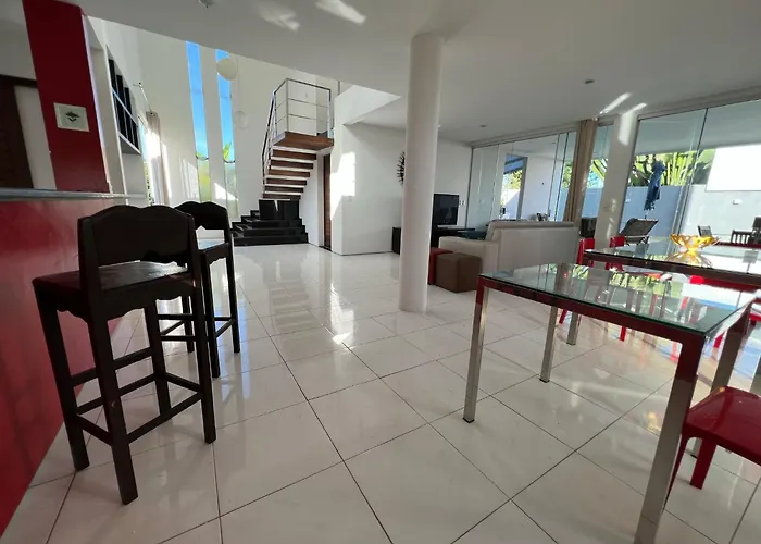 casa de praia com piscina para famílias