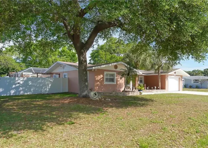 Venice Villa With Heated Pool, Lanai, Near Beach