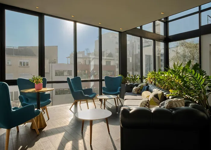 Suresnes Hotels