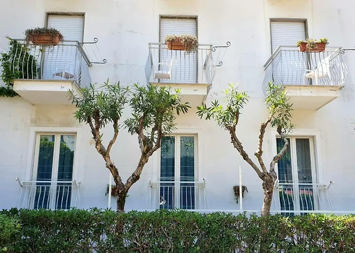 Sperlonga Beach hotels
