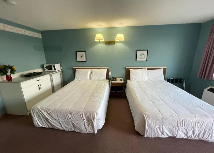Earlton Motel