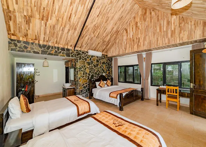 Mai Chau Hotels