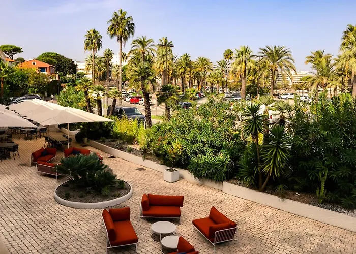 Antibes Beach hotels