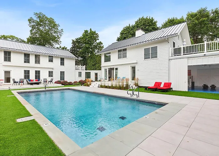 Shelter Island Heights Beach hotels