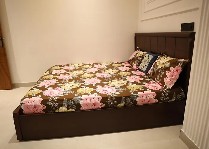 Sukajini Home Stay & Pg