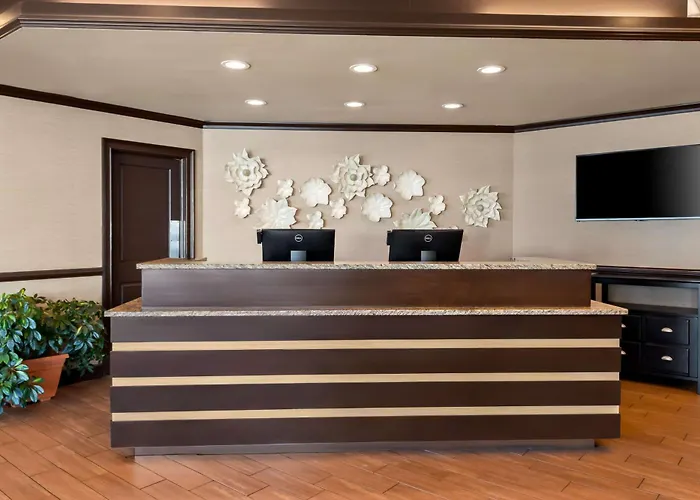 Newport Hotels