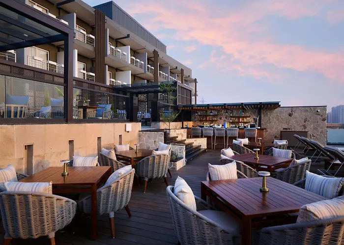 Iris Sarovar Portico