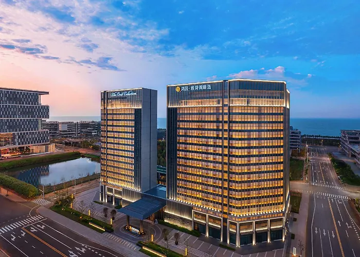 Hong Yuan Hotel By The Crest Collection