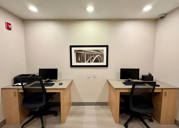 Port Charlotte Hotels