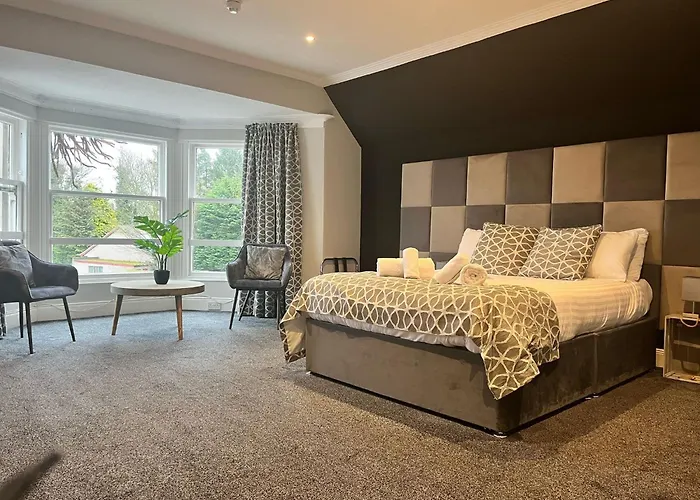 Markinch Hotels